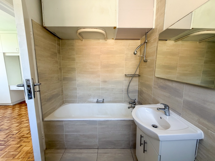 1 Bedroom Property for Sale in Oranjezicht Western Cape